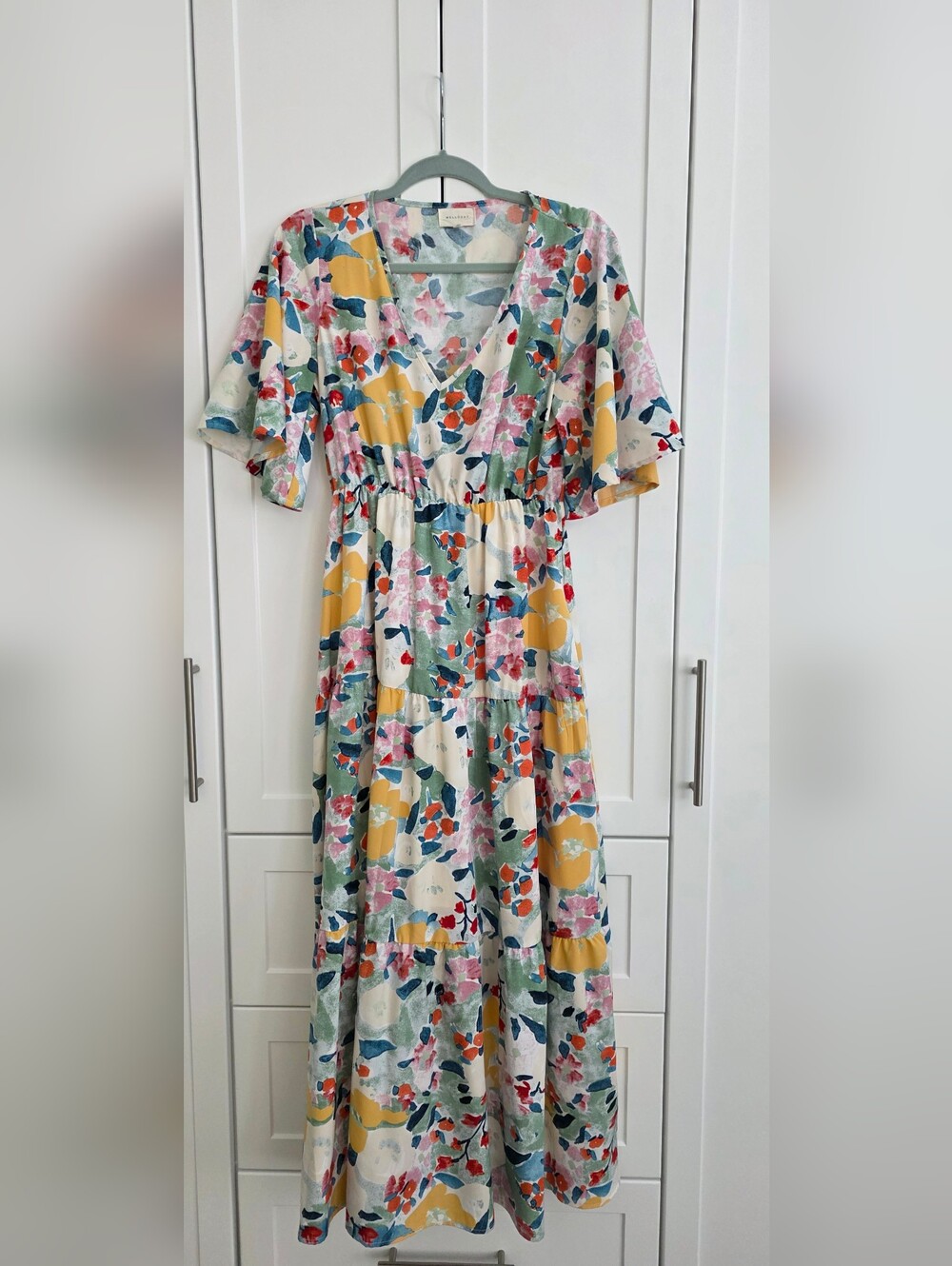 MELLODAY Floral V-Neck Tiered Midi Dress in Multi